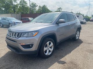 2018 Jeep Compass Latitude 4x4 - Exterior Front Left Corner Image